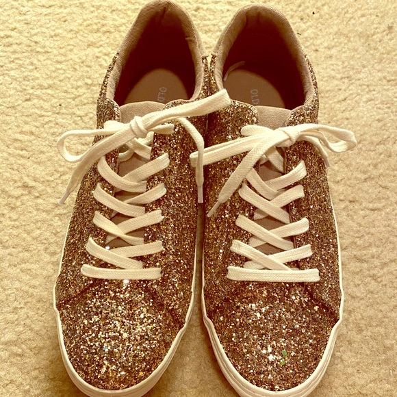 Old Navy Shoes - Old navy gold glitter sneakers